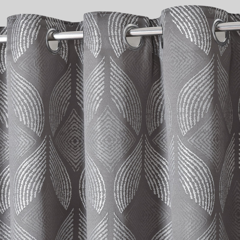 Zussen Curtain