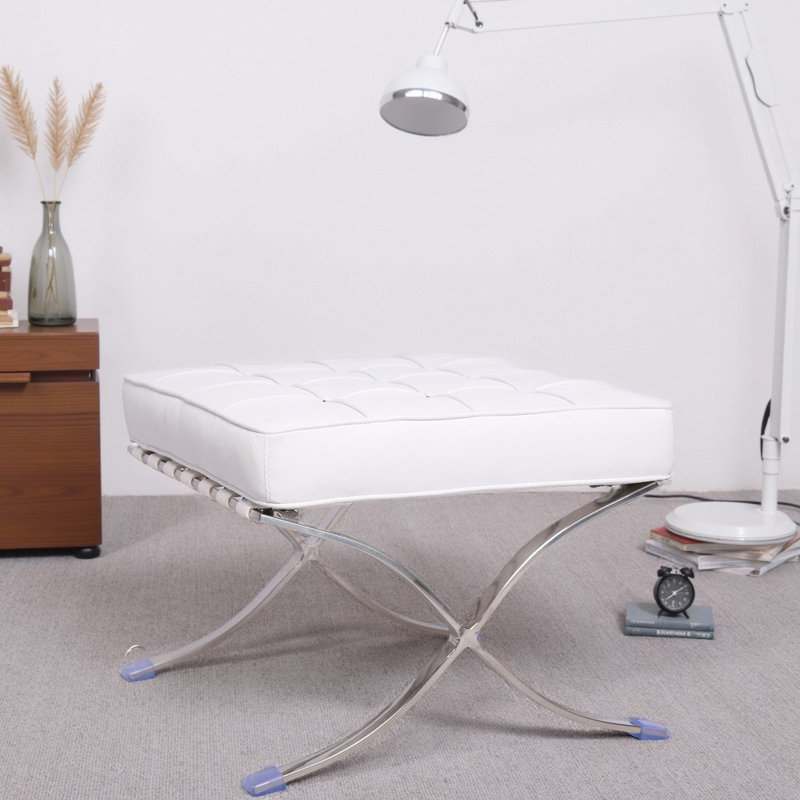 Repose-pieds en cuir capitonné Classic avec structure en acier inoxydable, Cuir assorti blanc