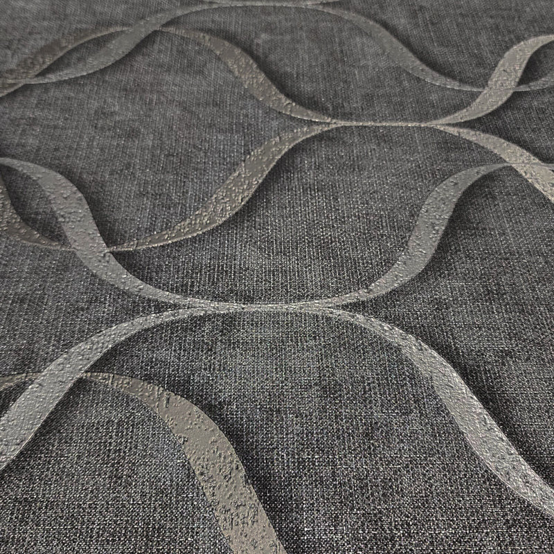 Papier peint à lignes de treillis ondulé gris foncé, laiton et argent métallique