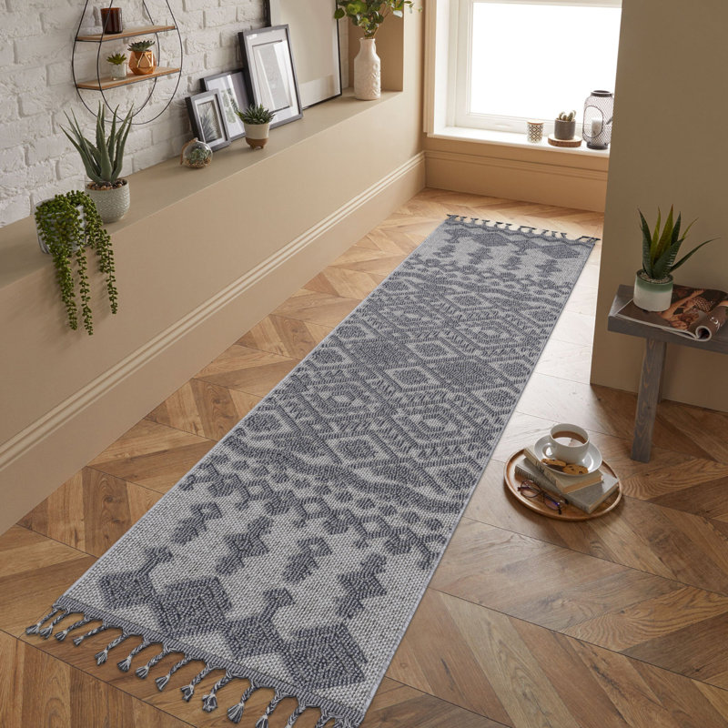 Collection White/Gray /Traditional Indoor/Outdoor Area Rug, Runner 2'2" x 8'