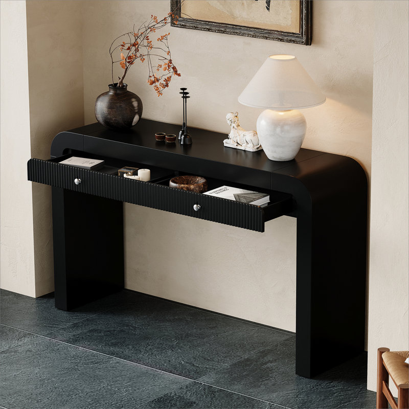 Console rustique avec tiroir cannelé, coins arrondis et pieds épais pour le couloir et le salon