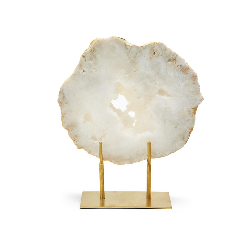 Géode de quartz blanc sur socle doré