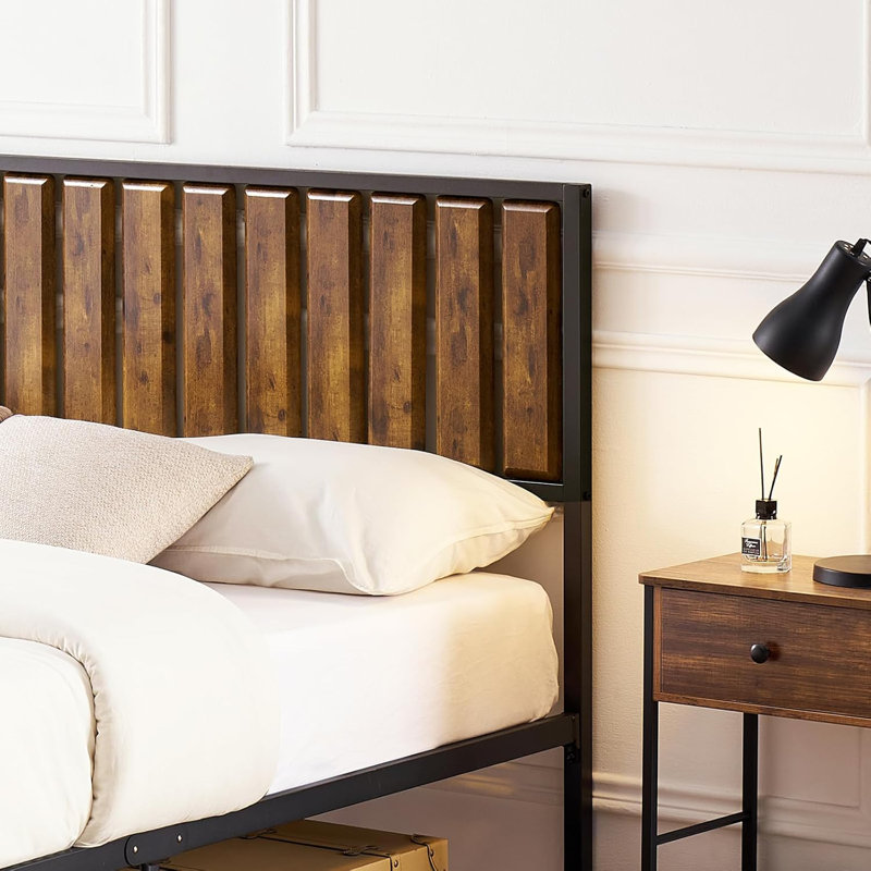 Cadre de lit avec tête de lit, cadre de lit plateforme en métal de 14 pouces, conception silencieuse, aucun sommier tapissier, durable et élégant pour un sommeil confortable