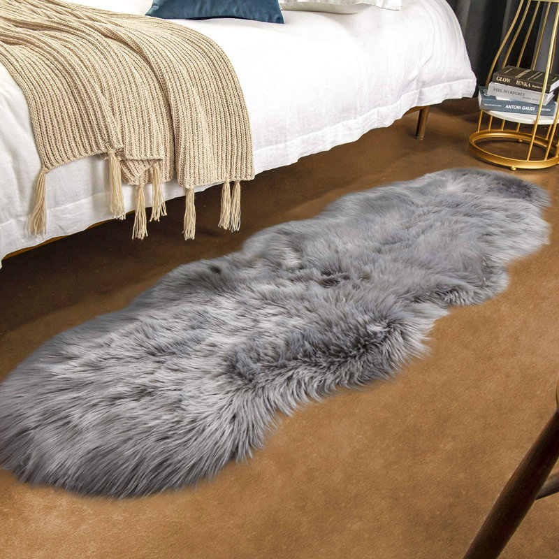 Vieda Faux Fur Indoor Rug, Novelty 2' x 6'