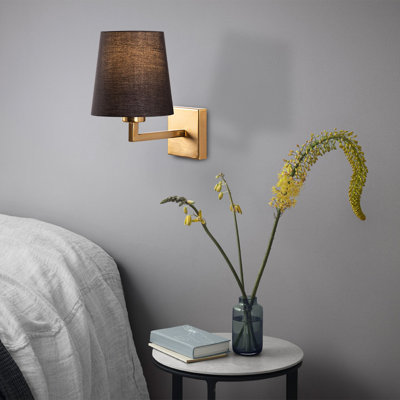 Lampe murale moderne avec corps en métal et capuchon en tissu, doré et noir, 11,8 po x 9,4 po x 11,8 po | Douille E27, 40 W maximum | Design scandinave élégant, parfait pour le salon, la chambre à coucher ou le bureau, classé IP20