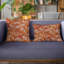 Fleurs de cerisier de jardin Plutus imprimées sur un polyester d'aspect lin. Coussin Luxury-62524219-62524211