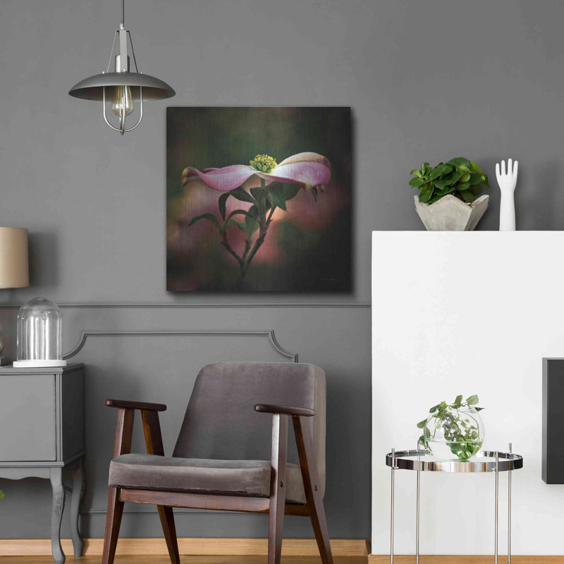 «Pink Dogwood I» par Debra Van Swearingen, H 24 po x l 24 po