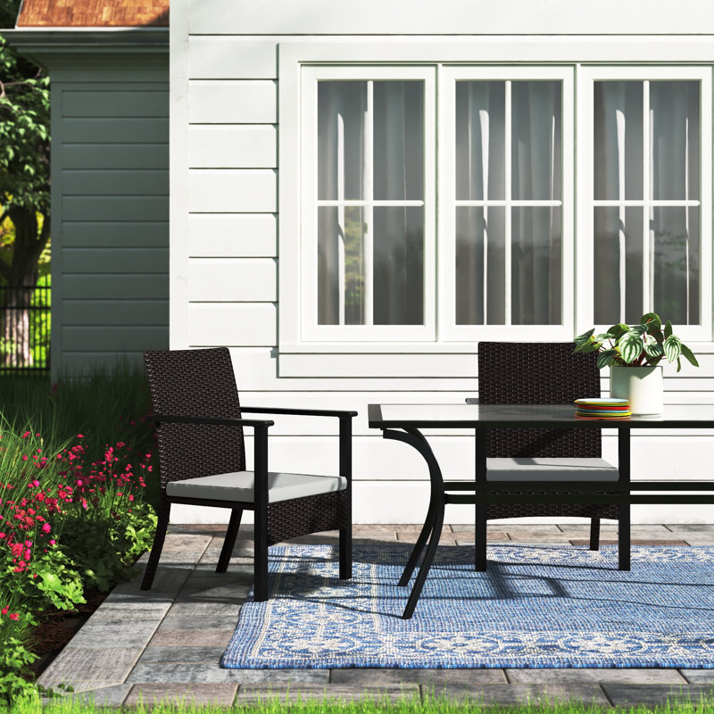 Chaise avec accoudoirs en rotin brun foncé Leonard