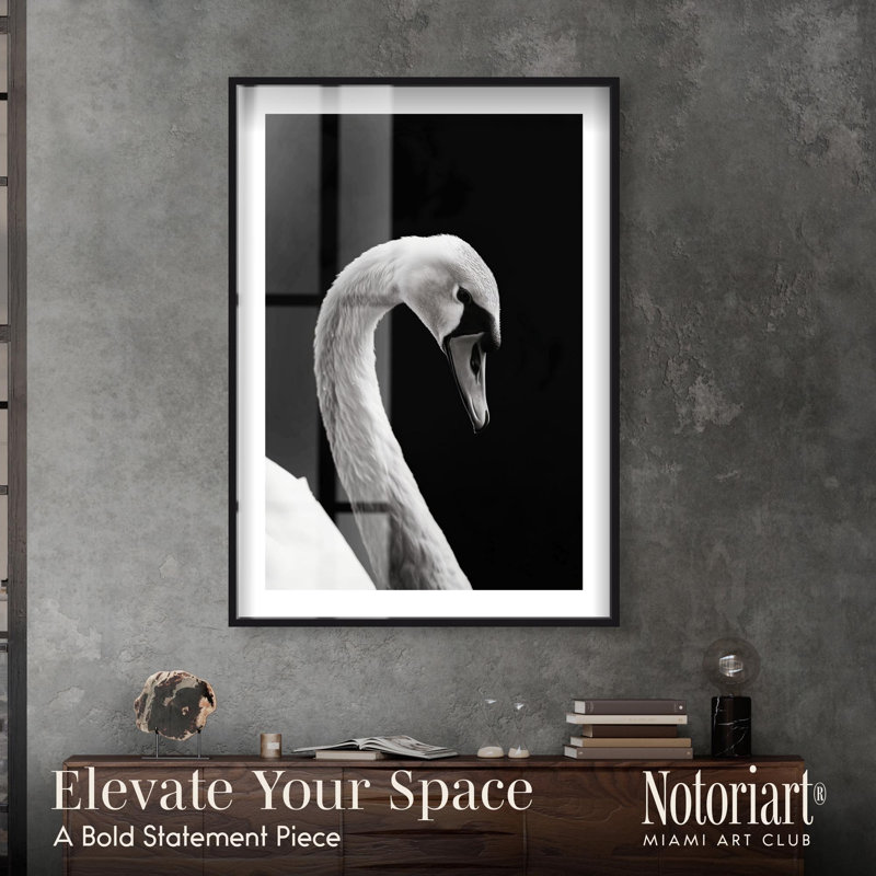 «Inverted Quack Shadowbox» par Notoriart, H 55 po x l 37 po, Noir