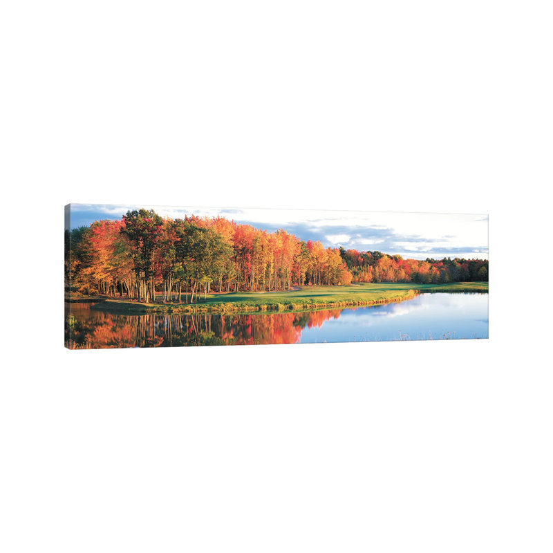 «Fall Golf Course, New England, USA», reproduction d'art mural encadrée, H 12 po x l 36 po, Toile tendue, Ne s’applique pas
