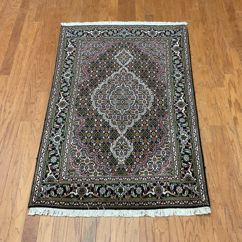 Tapis en laine fabriqué à la main Tabriz