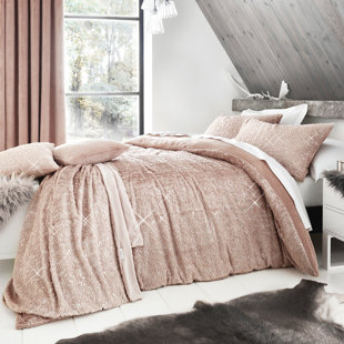 Vivien Polyester Solid Colour Duvet Cover Set with Pillowcases Included