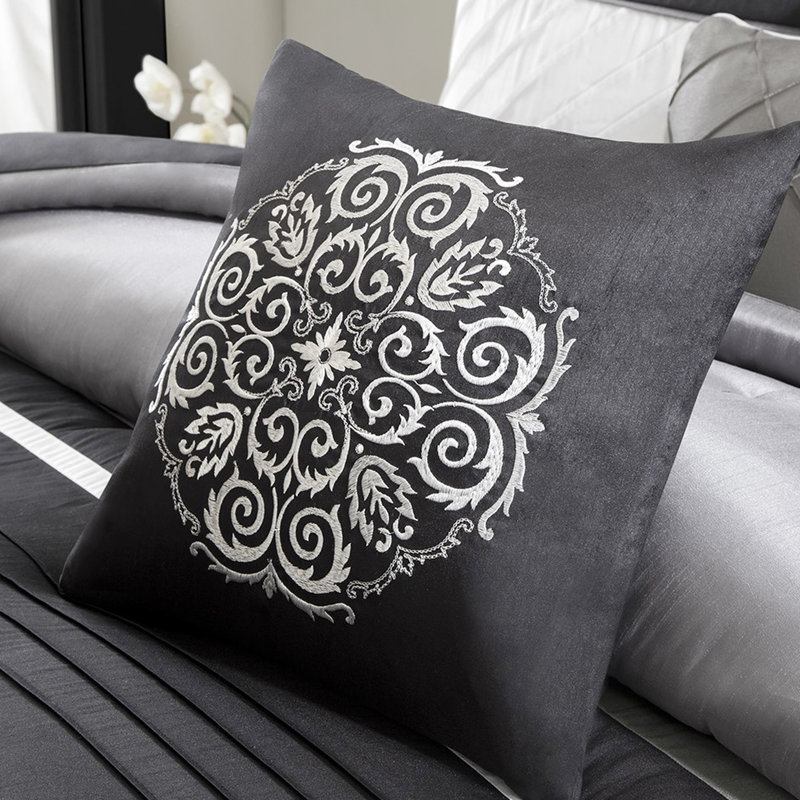 Édredon 7 pièces gris pour très grand lit - détails rembourrés, taies décoratives et oreillers, Gris