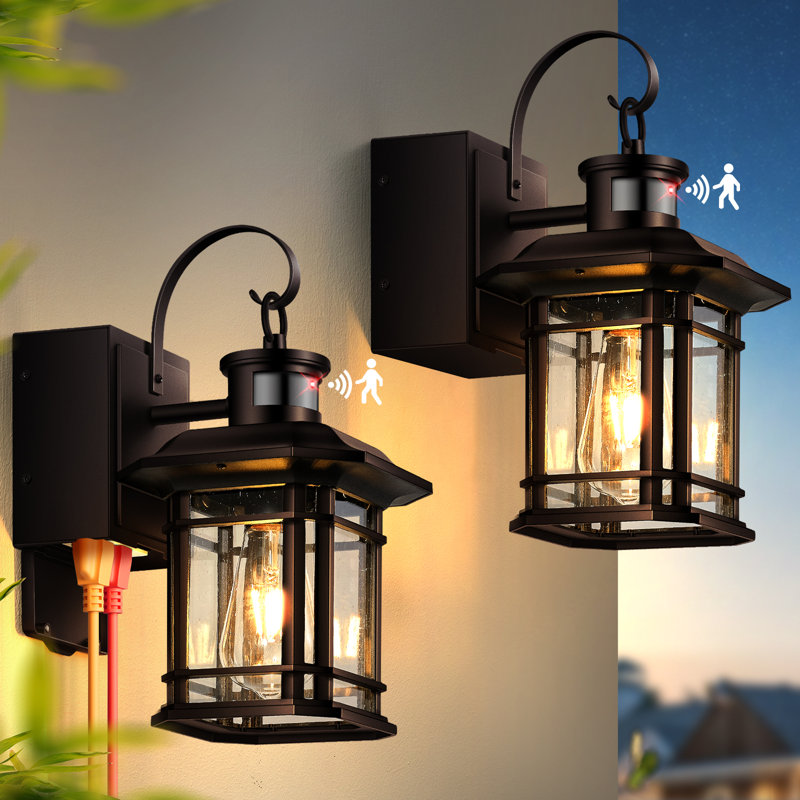 Éclairage pour véranda avec prise GFCI, lumières extérieures à détecteur de mouvement, lumière d'extérieur Dusk to Dawn 3 modes avec prise