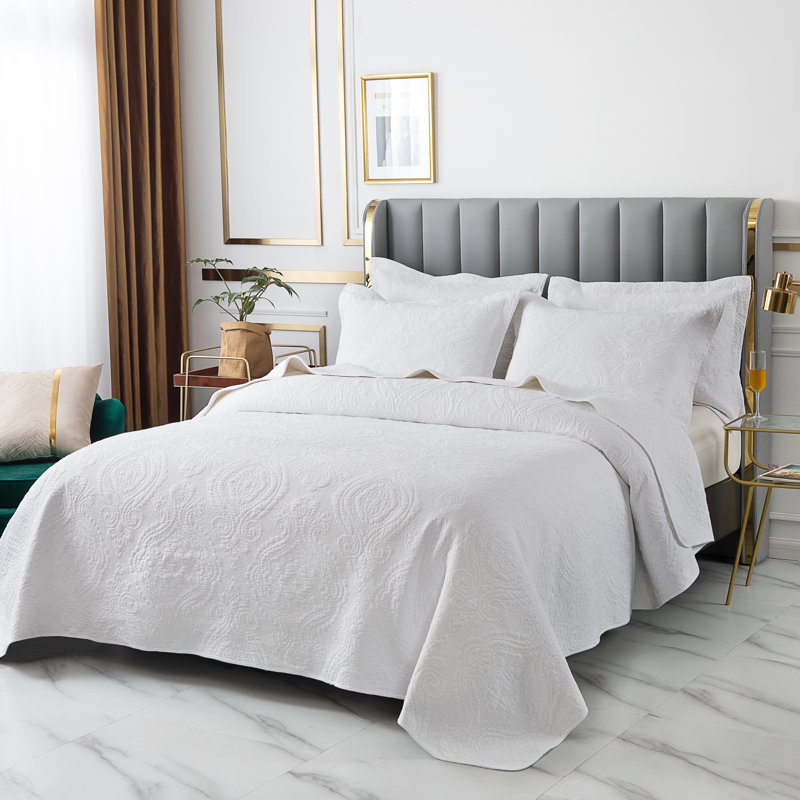 Sabel Cotton Blend Damask Quilt, White, Full/Queen Quilt + 2 Shams