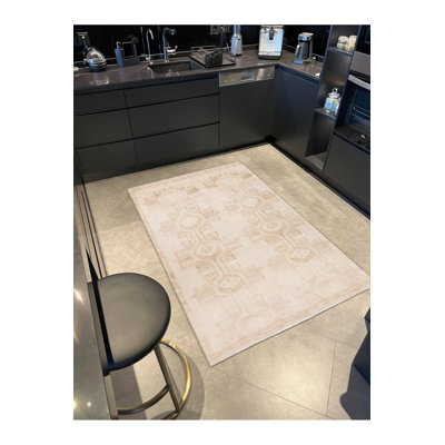 Traditional Geometric Decorative Washable Rug
