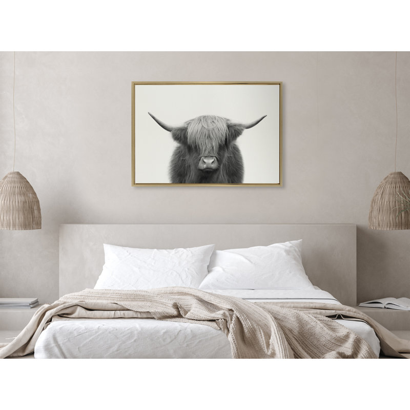 «Hey Dude Highland Cow BW» par The Creative Bunch Studio, reproduction d'art sur toile encadrée, H 23 po x l 33 po, Doré