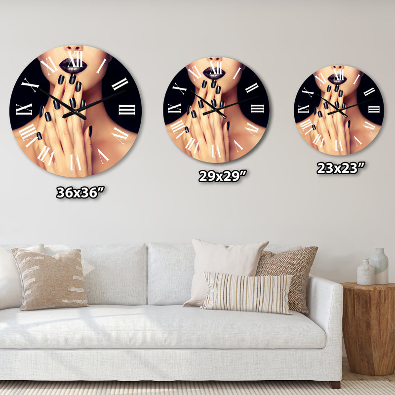 Horloge murale très grande, Moyen