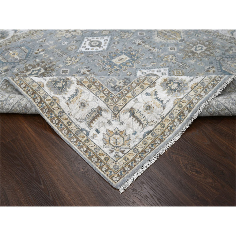 Tapis oriental carré en laine 8 pi x 8 pi gris et ivoire Karjihooz 81066AE4357041E7B06637511E966C10