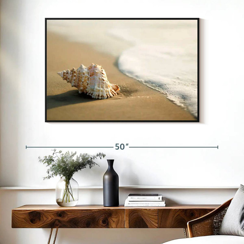 Coquillage sur la plage, Cadre flottant noir, 40 po x 27 po