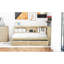 Lit de jour simple avec tiroirs de rangement, ports et installations pratiques dans les armoires de couleur bois-777026326