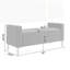 Banc repose-pieds carré avec accoudoirs carrés et garniture cloutée en velours moelleux, parfait pour les sièges modernes et fonctionnels