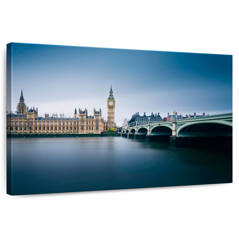 Nicci London Riverside Blue Hour, H 26 po x l 39 po