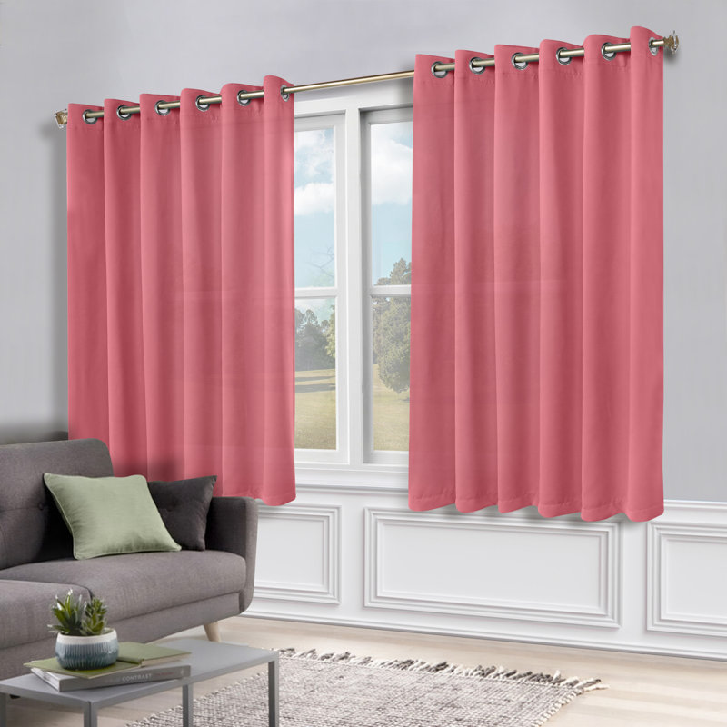 Paire de rideaux obscurcissant avec œillets Millendon, Rose, L 70 po x L 63 po