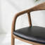 Chaise de salle à manger en noyer massif Oslo - Structure moderne en bois de style Mid-Century avec siège rembourré | Conception exclusive de qualité supérieure-1682157407