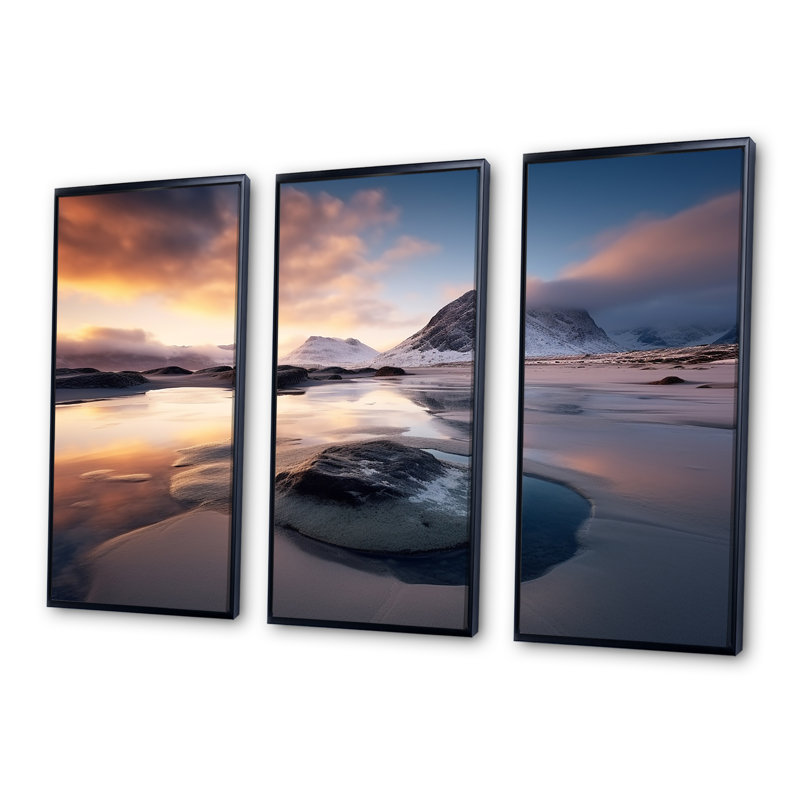 Lever de soleil sur la plage rocheuse II - art mural plage, H 28 po x l 36 po x P 1 po, Cadre flottant noir