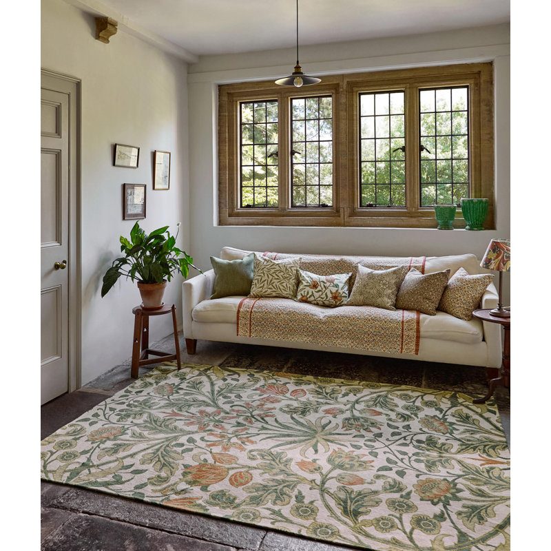 Floral Area Rug in Twining Vine Green, Rectangle 6'7" x 9'2"
