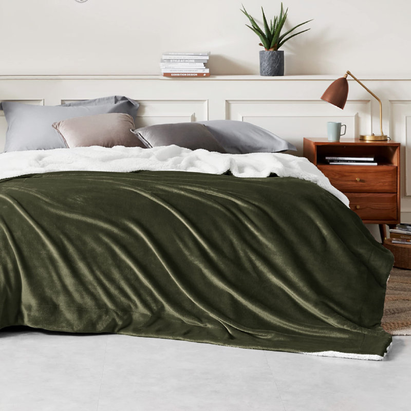 Bedsure Fitted Sheet Deep - Bed Sheets Extra Deep Pocket made of Soft Brushed Microfiber for Bed, 270cm x 270cm, Olive Green