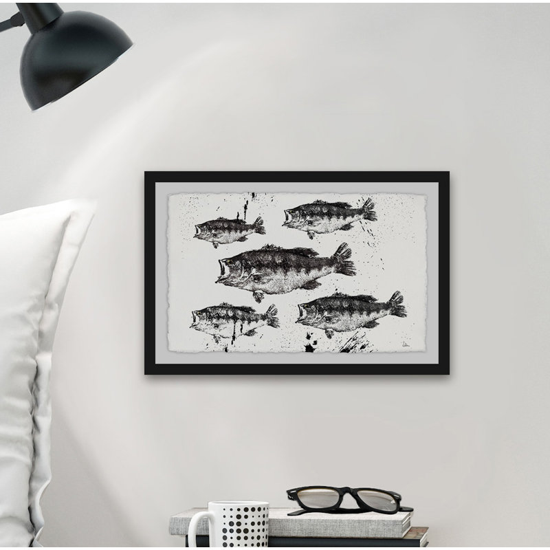 «Black and White Fish» par Julia Posokhova - impression encadrée, H 8 po x l 12 po