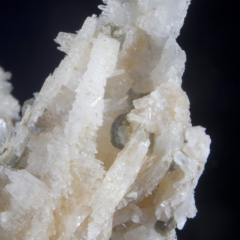 Cookite on Quartz. Stand-On-Your-Head Mine, Arkansas