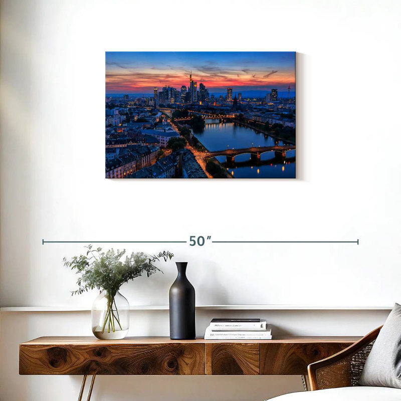 Nicci Frankfurt At Dusk, 20" H x 30" W