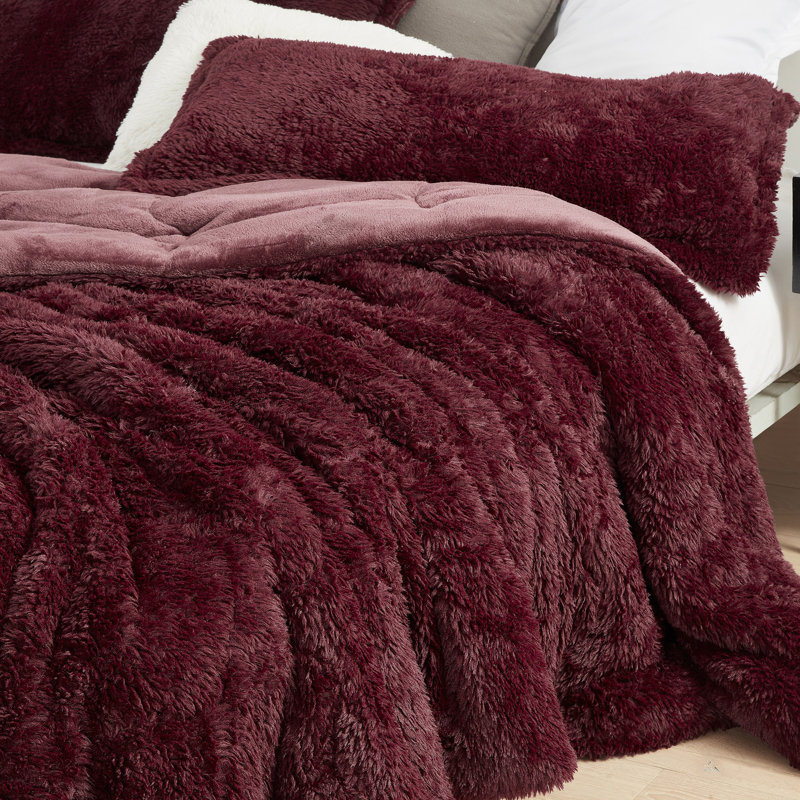 Puts This To Sleep Coma Inducer Plush Oversized Comforter Set, Twin XL Comforter + 1 Standard Sham, Red