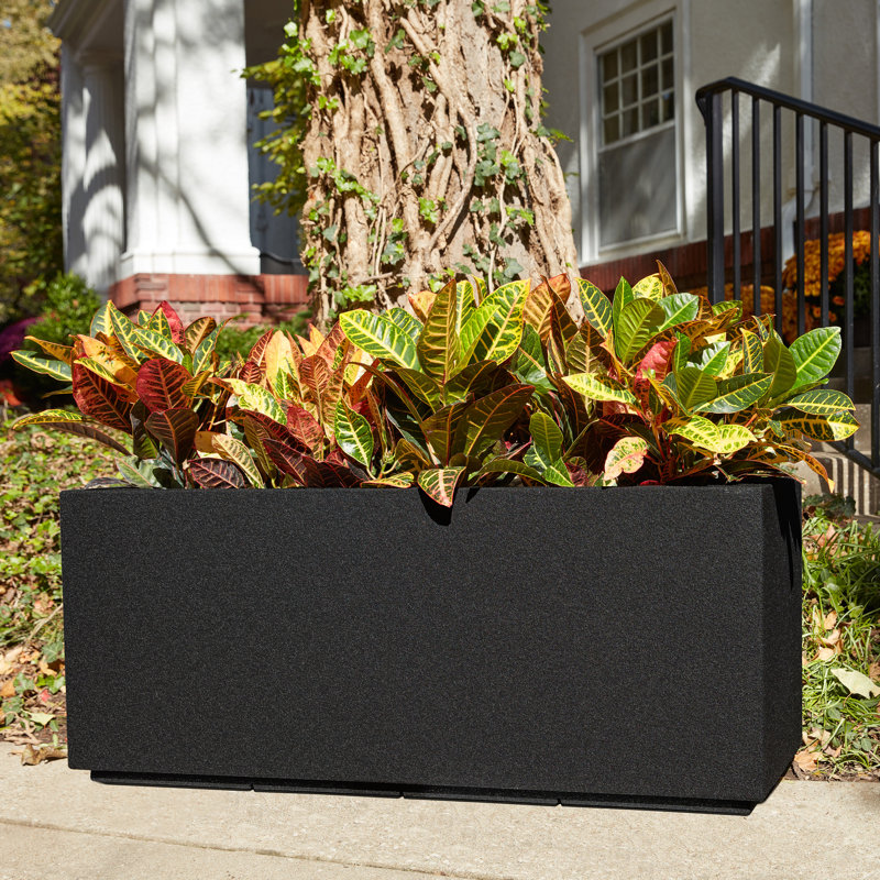 Boîte à fleurs Gita, Granite noir, H 19 po x l 46 po x P 17 po