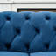 Canapé 2 places 65 po avec revêtement en velours bleu, accoudoirs arrondis, clous décoratifs, style moderne du milieu du siècle, bois de pin massif, mousse haute densité + ressorts, siège mi-ferme, pour bureau, accoudoirs arrondis, structure en bois.