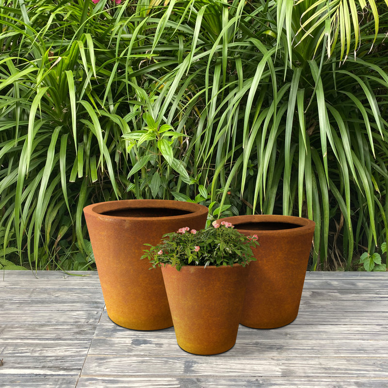Waitman Pot Planter, Iron Oxide