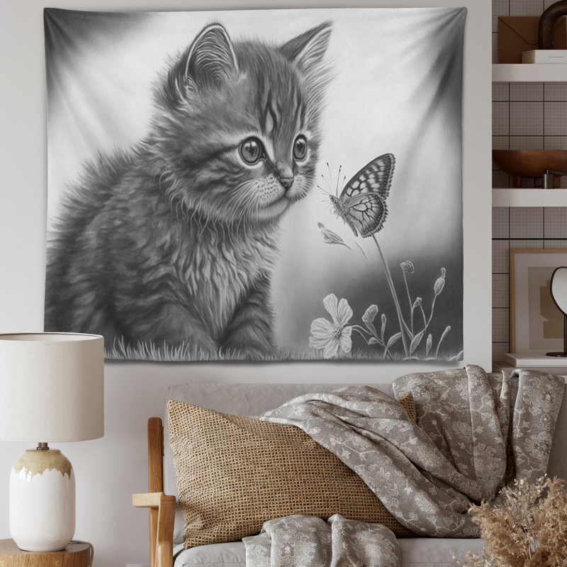 Dessin numérique en polyester d'un petit chaton avec une tapisserie papillon IV et des punaises, H 32 po x l 39 po