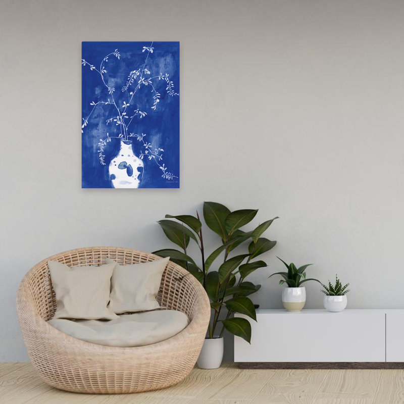 Vase bleu et floral, H 24 po x l 16 po