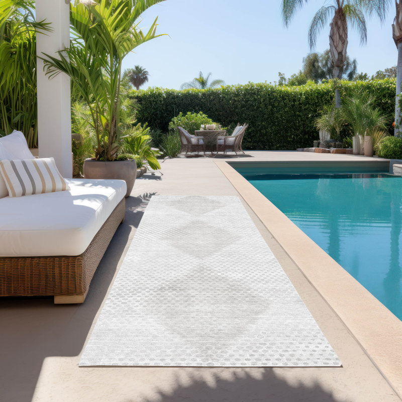 Altair Washable Geometric Indoor / Outdoor Rug, Runner 2'3" x 7'6"