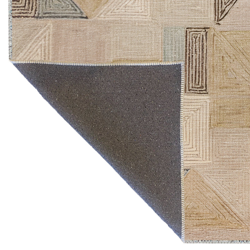 Tapis décoratif multicolore à motif géométrique triangulaire beige, Rectangle 3 pi 9,81 po x 4 pi 11,06 po