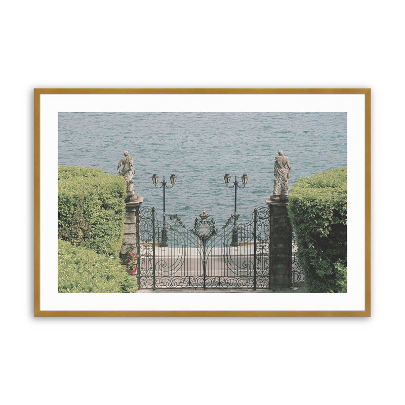 Imprimé Gates of Tranquility, H 17,25 po x l 21,25 po x P 1,25 po, Cadre simple en or poli