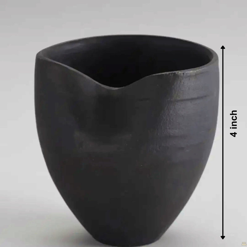 Vase en aluminium noir Minimal