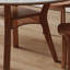 Table d'appoint simple et petit appartement-106445703