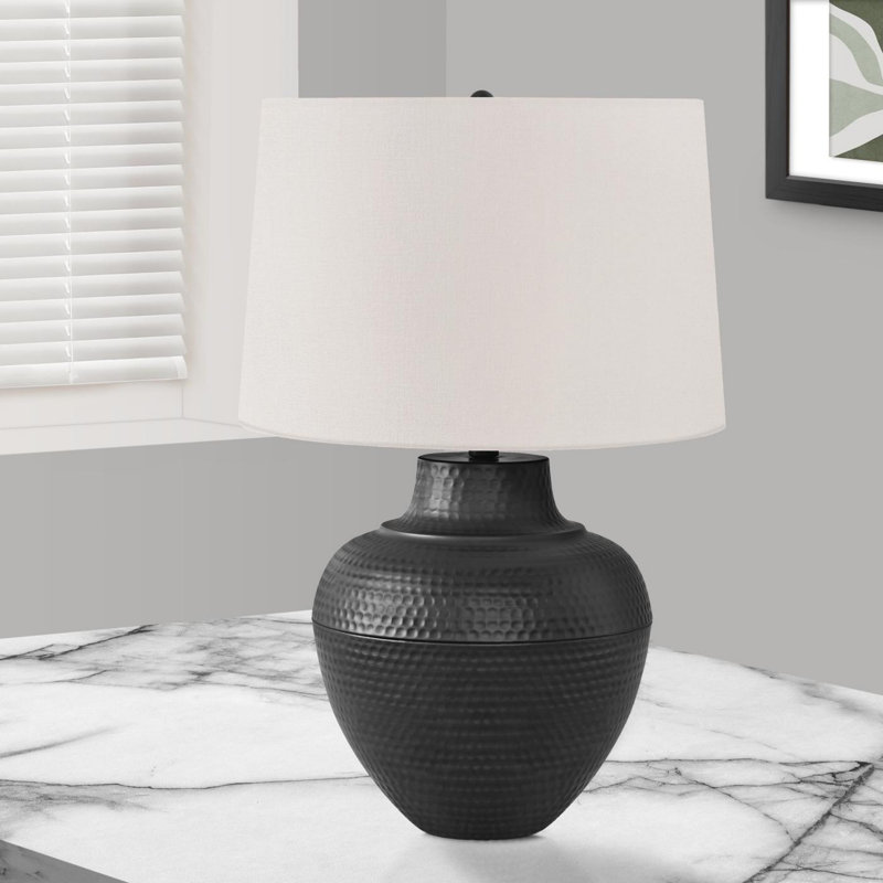 Lighting, h 26 po, lampe de table, métal noir, abat-jour crème, transitionnel