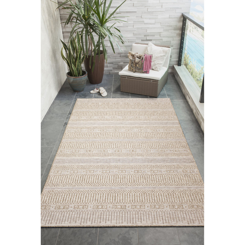 Ajeya Indoor Rug, Rectangle 5'3" x 7'3"