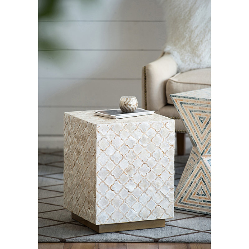 Tabouret carré crème de 14 x 14 x 18 po, motif, base en laiton, pièce de décoration moderne fonctionnelle