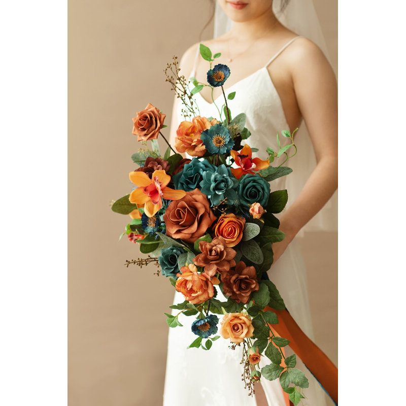 Petit bouquet de mariée Ling's Moment en bleu sarcelle foncé et orange brûlé, Orange brûlé et bleu sarcelle